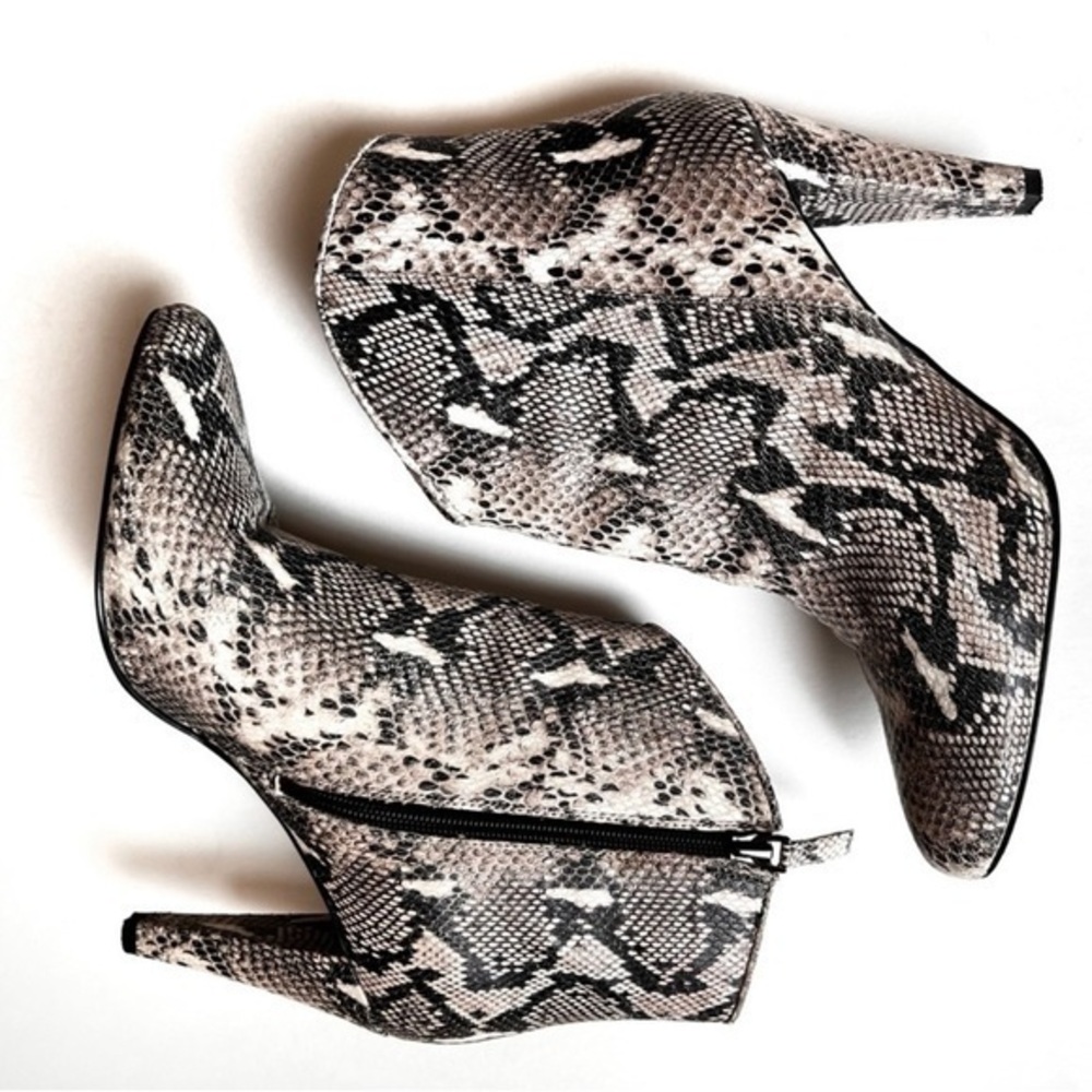 Halogen python snakeskin booties heels sz 8